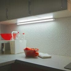 LED-Leuchte LD8003A-SMD angebaut unter Küchenoberschrank erleuchtet Arbeitsfläche