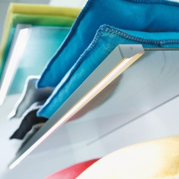 Beleuchtete Glasböden im Ladenbau